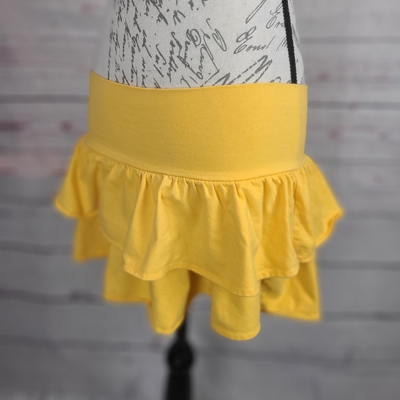Pacific Sunwear Dresses & Skirts - Yellow Stretch Ruffle Mini Skirt -L
